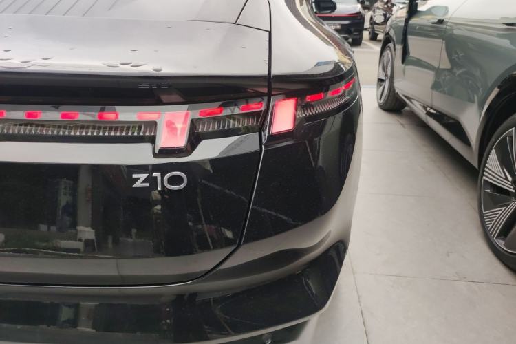 Used Lynk & Co Z10 2025 71 kWh 602 km Range Rear-Wheel Drive Pro
