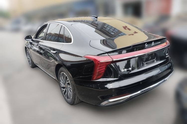 Used Hongqi H5 2025 2.0T Automatic Flag Edition – 500 000 Units Commemorative Version
