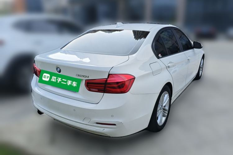 Used BMW 3 Series 2016 320i Fashion Model Rear Right 45 Deg