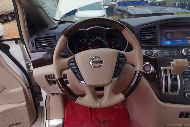 Used Nissan Quest 2015 3.5L SL
