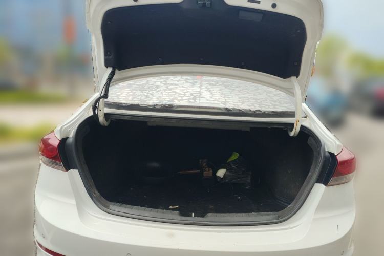 Used Hyundai Elantra (6th Generation / Lingdong) 2018 1.6L Automatic 15th Anniversary Special Edition Trunk