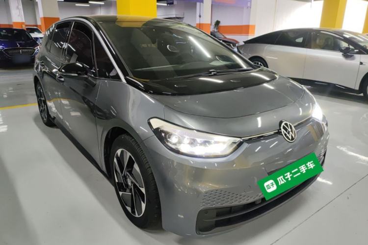 Used Volkswagen ID.3 2024 Pure & Smart Edition Front Right 45 Deg