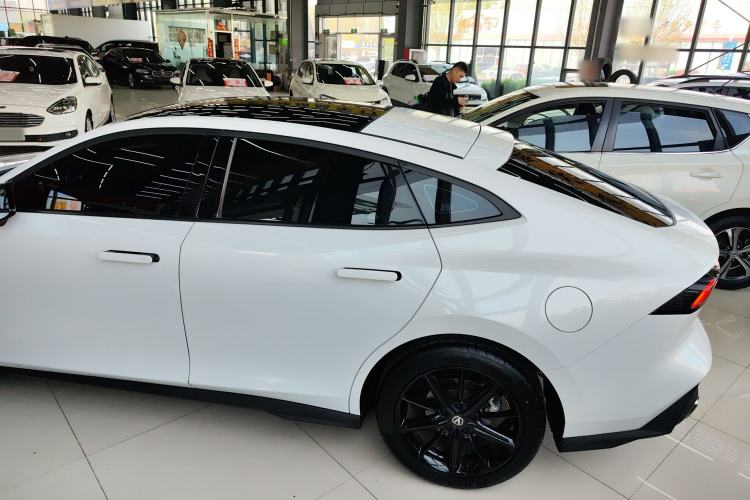 Used CHANGAN UNI-V 2023 1.5T Prestige Model