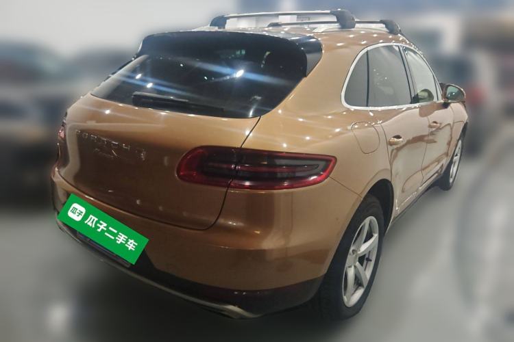 Used Porsche Macan 2014 Macan 2.0T Rear Right 45 Deg