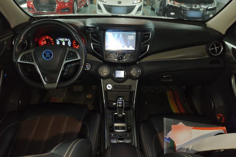 Used BYD Song New Energy 2017 Song DM 1.5TID All-Wheel Drive Luxury Model Center Console