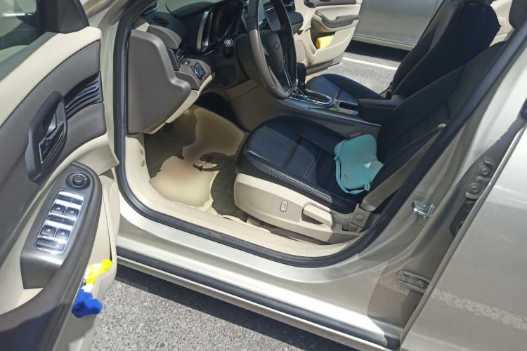 Used Chevrolet Malibu 2014 2.0L Automatic Comfort Edition Driver Seat