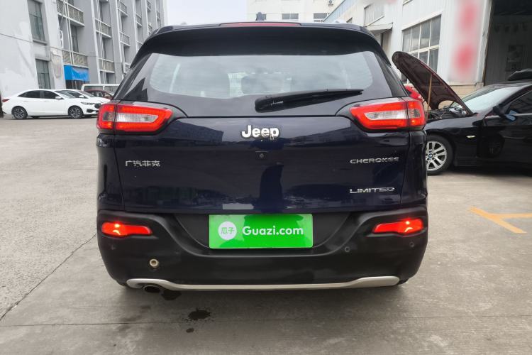 Used Jeep Cherokee 2017 2.0L Superior Edition