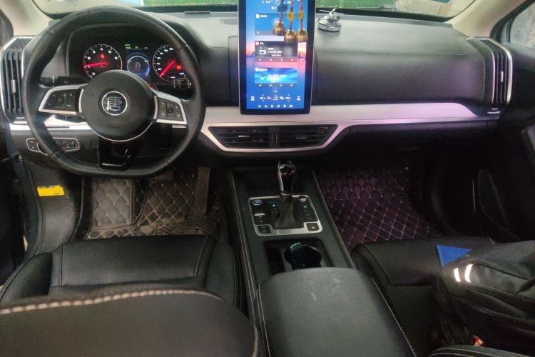 Used BYD Tang 2019 2.0T Automatic SmartConnect Prestige 7-Seater China VI Standard Center Console