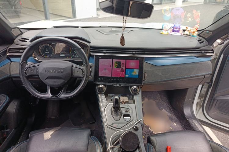 Used Lynk & Co 05 EM-P 2021 1.5TD PHEV HALO Interior 2