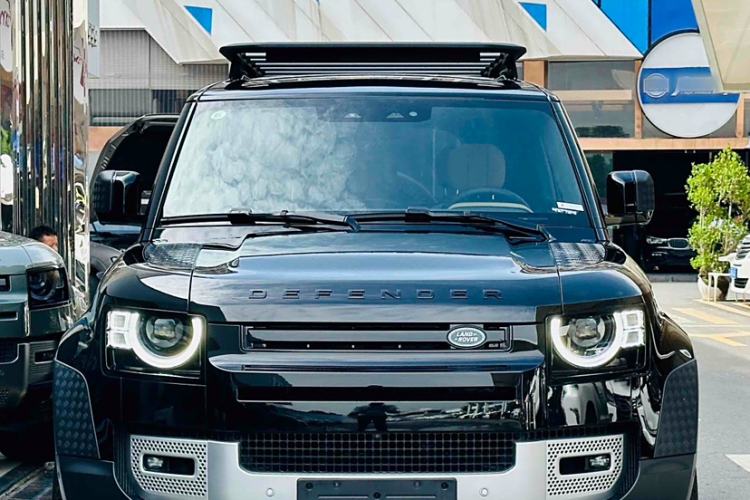 Used Land Rover Defender 2025 110 3.0T P400 Dark Edition