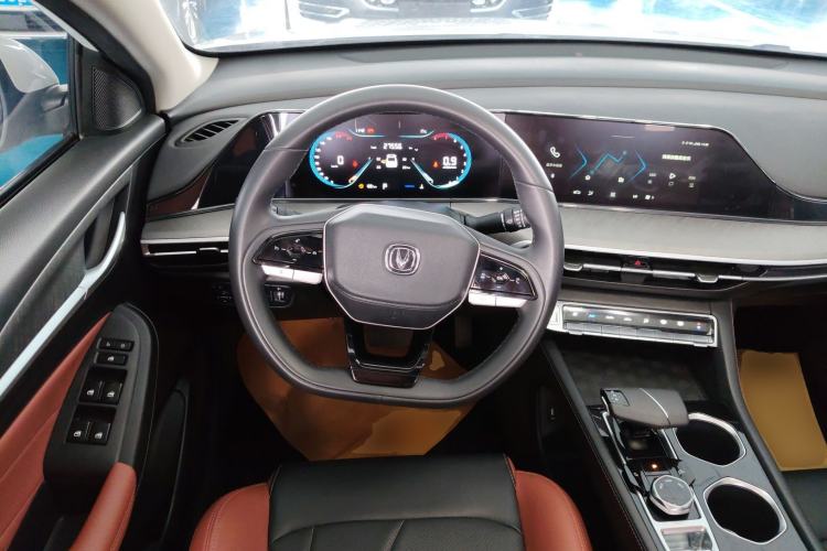 Used Changan Eado 2022 PLUS Blue Whale NE 1.4T GDI DCT Prestige Edition
