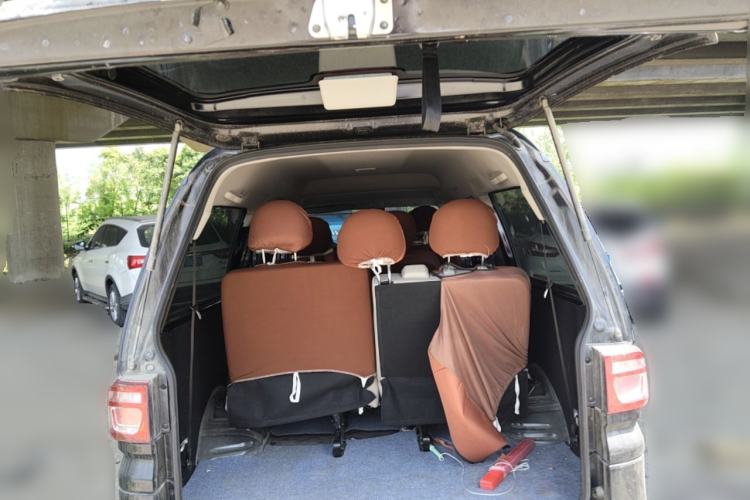 Used FORTHING Lingzhi 2023 M5L 1.6L Base Model 7 Seats
