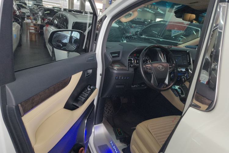 Used Toyota Alphard 2023 Dual-Motor 2.5L Premium Golden Edition
