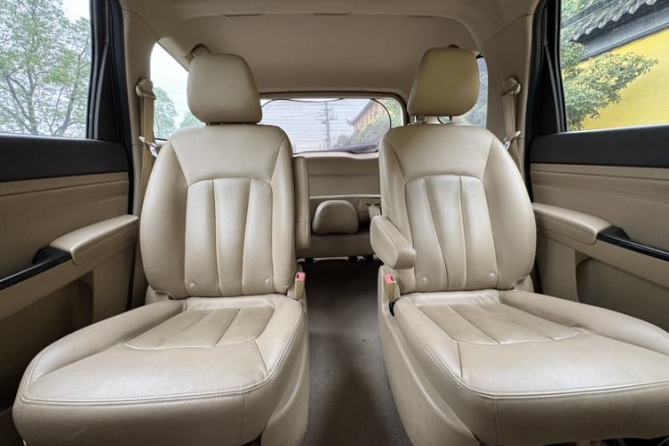 Used Baojun 730 2015 1.8L Manual Luxury Navigation ESP Version 7-seater