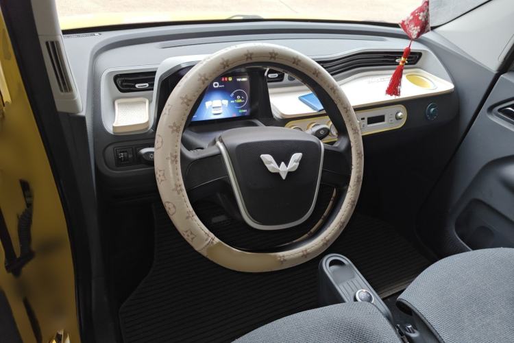 Used Wuling Hongguang MINIEV 2021 Macaron Premium Model – Lithium Iron Phosphate Steering Wheel