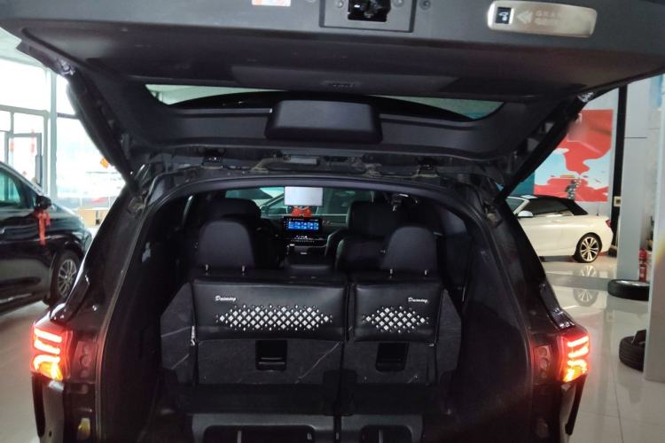 Used Toyota Granvia 2023 2.5L Hybrid Flagship VIP Edition Trunk