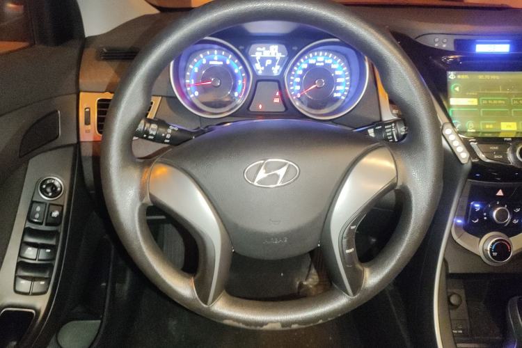 Used Hyundai Elantra (5th Generation / Langdong) 2015 1.6L Automatic Fashion Model
