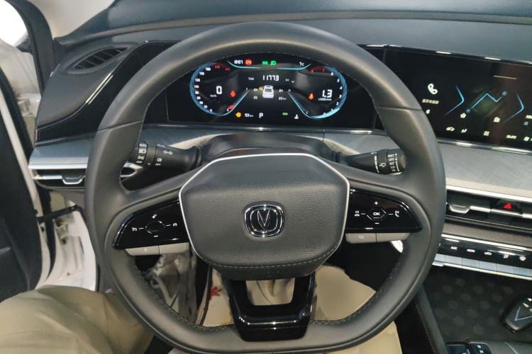 Used CHANGAN Eado 2024 PLUS Blue Whale NE 1.4T GDI DCT High-Energy Edition
