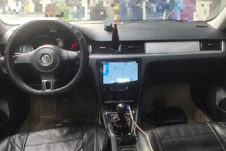 Used Volkswagen Bora 2014 1.6L Manual Fashion Edition Center Console