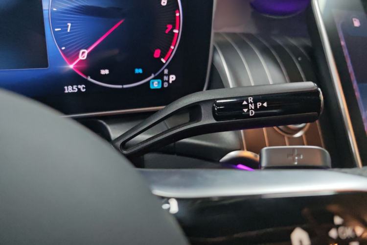 Used Mercedes-Benz GLC 2024 GLC 300 L 4MATIC Dynamic Edition 5-seater Gear Lever