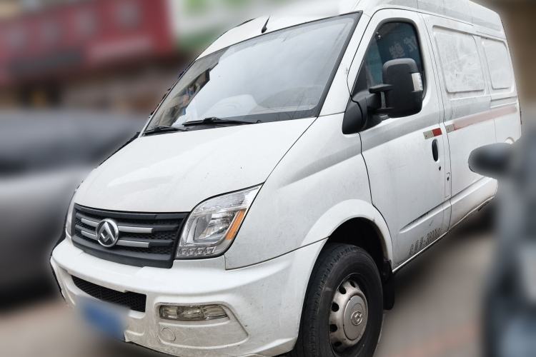 Used SAIC MAXUS Xintu V80 2023 2.0T AMT Classic City Distribution King Short Wheelbase Mid-Roof 3-Seater