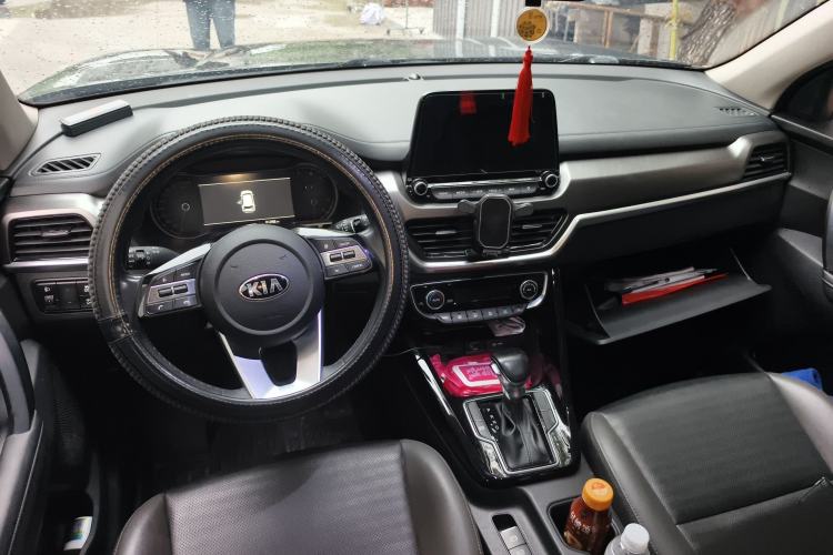 Used Kia Sportage R 2018 2.0L Automatic Smart Luxury Version China V Standard Center Console