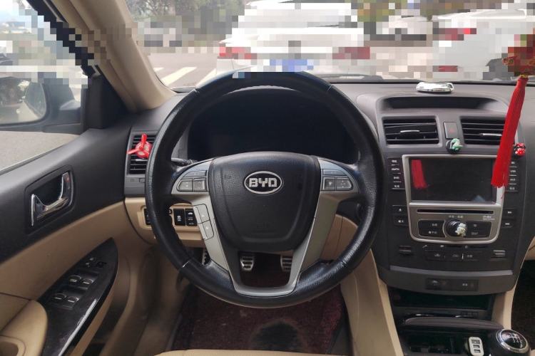 Used BYD G6 2013 1.5TI Manual Luxury Model