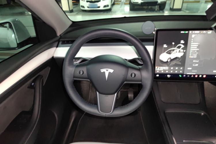 Used Tesla Model Y 2022 Rear-Wheel-Drive Version
