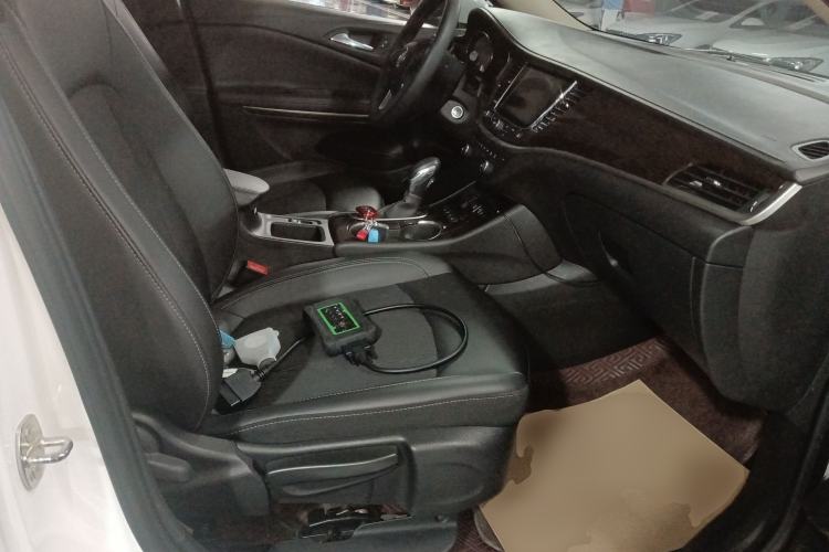 Used Buick Verano 2018 Sedan 20T Dual-Clutch Leading Model Right Front Seat