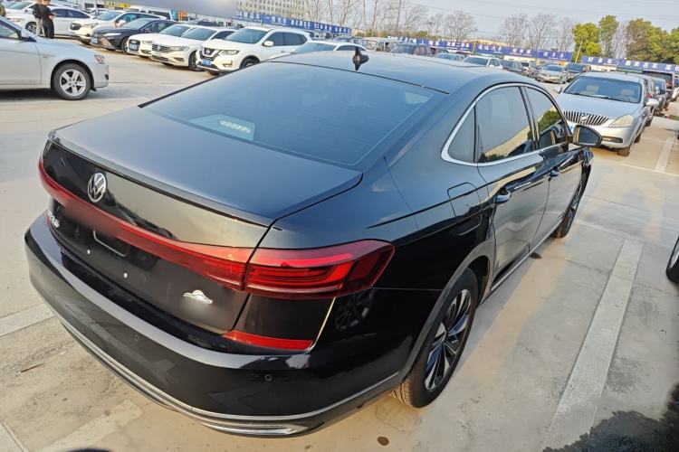 Used Volkswagen Passat 2022 330TSI Elite Edition Custom Version
