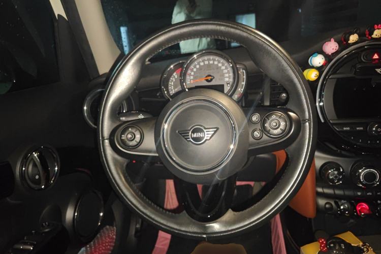 Used MINI 2019 1.5T ONE PLUS Five-Door Edition Steering Wheel