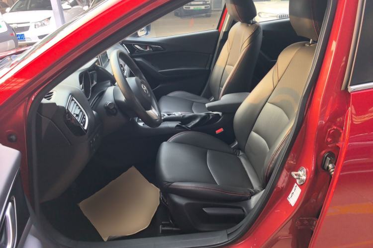 Used Mazda 3 Axela 2016 Sedan 1.5L Automatic Luxury Model
