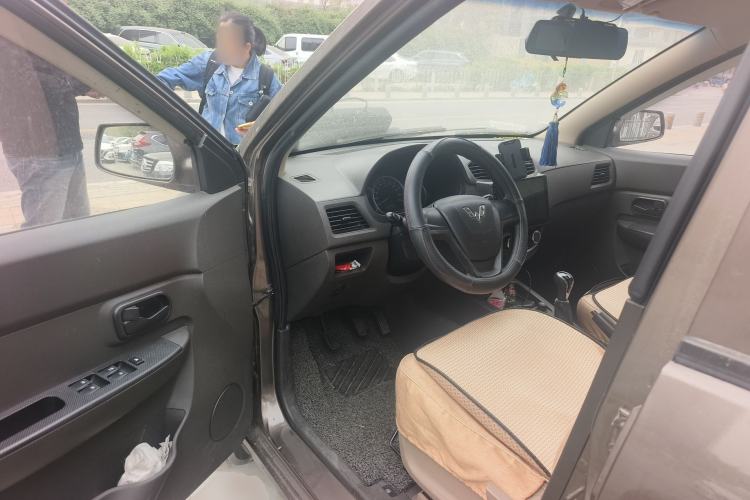 Used Wuling Hongguang 2014 1.5L S Standard Version Driver Seat