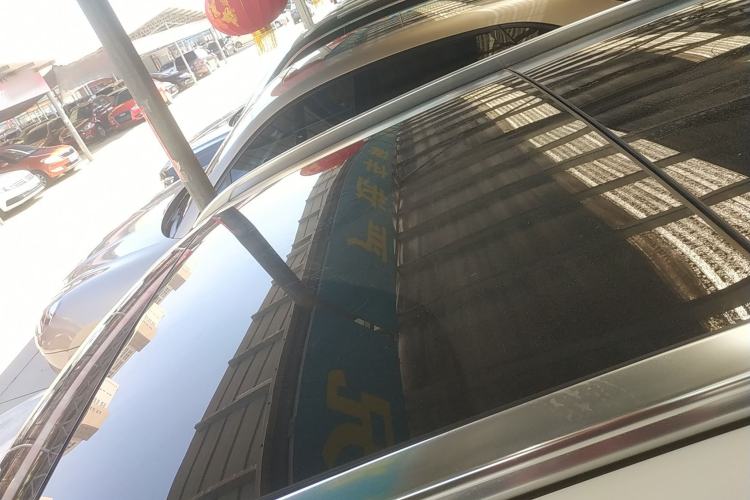 Used Mercedes-Benz GLC 2017 GLC 260 4MATIC Luxury Model Roof