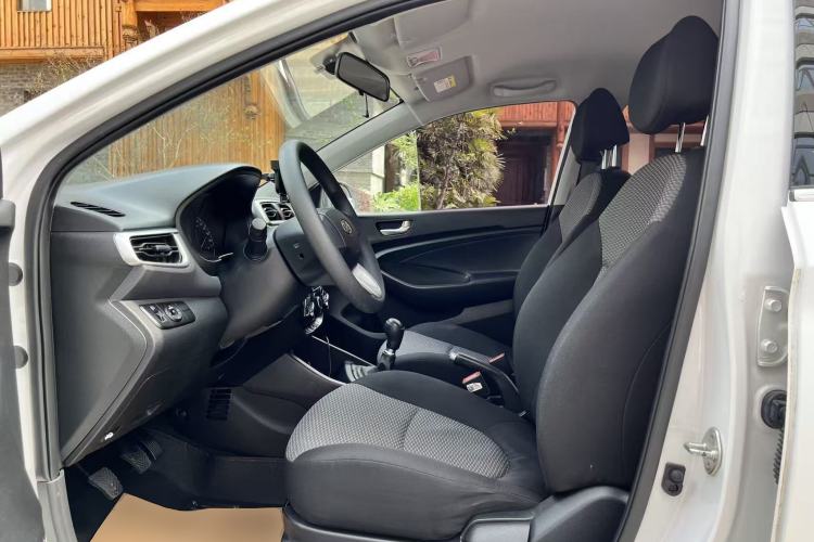 Used Hyundai Verna (older generation) 2017 1.4L Manual Refreshed Version China V Standard Left Front Seat