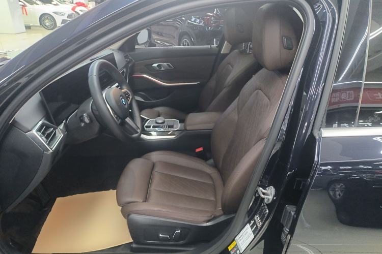 Used BMW i3 2024 eDrive 35 L
