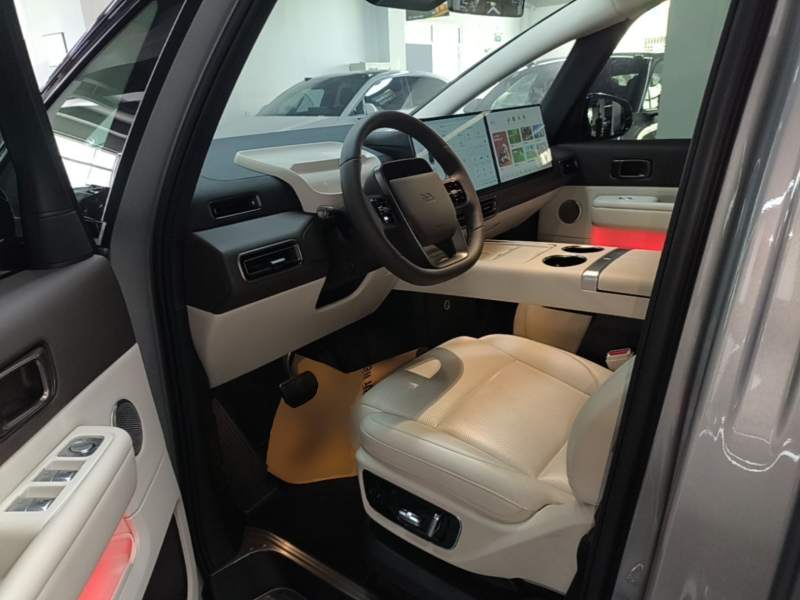 Used Li Auto MEGA 2024 Ultra Model — 15