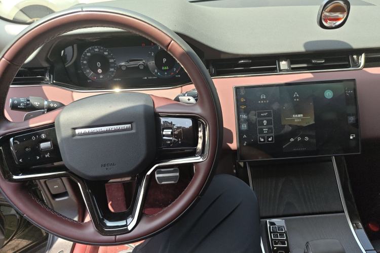 Used Land Rover Range Evoque 2024 Aurora L 249 PS Prestige Light-Chasing Edition