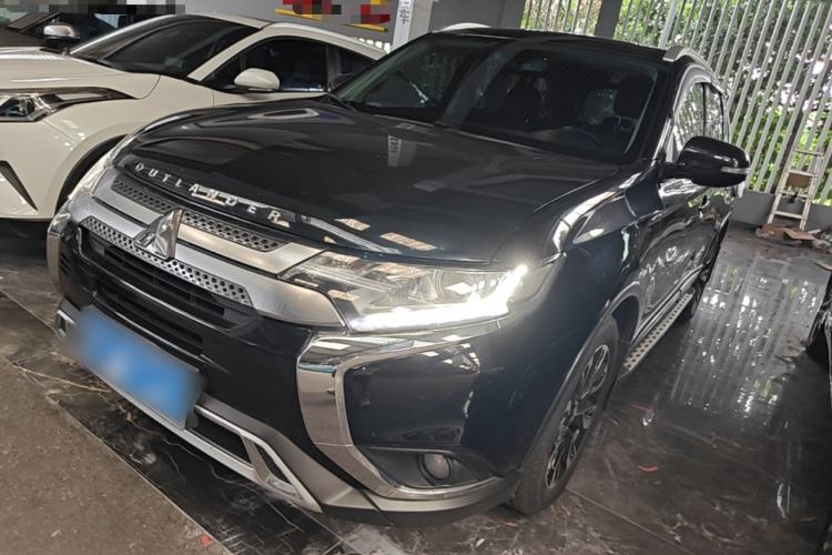 Used Mitsubishi Outlander 2019 2.0L Two-Wheel Drive Comfort Edition 7-Seater China VI Standard