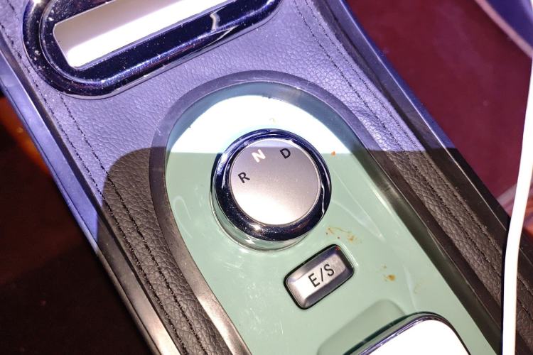 Used CHANGAN NEVO Lumin 2022 301km Honey-Sweet Version Gear Lever