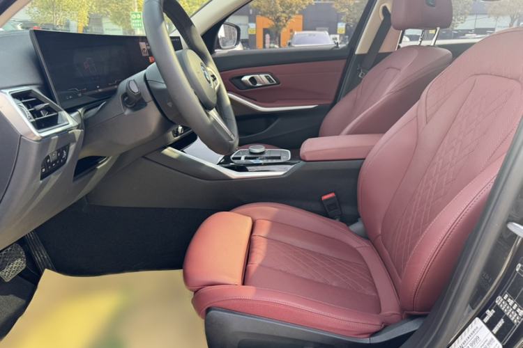 Used BMW i3 2024 eDrive 35 L
