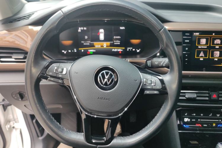 Used Volkswagen Tharu 2022 280TSI Two-Wheel-Drive Luxury Edition