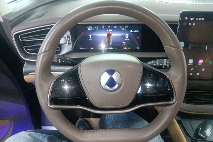 Used Denza D9 2022 DM-i 1040 Prestige Model Steering Wheel