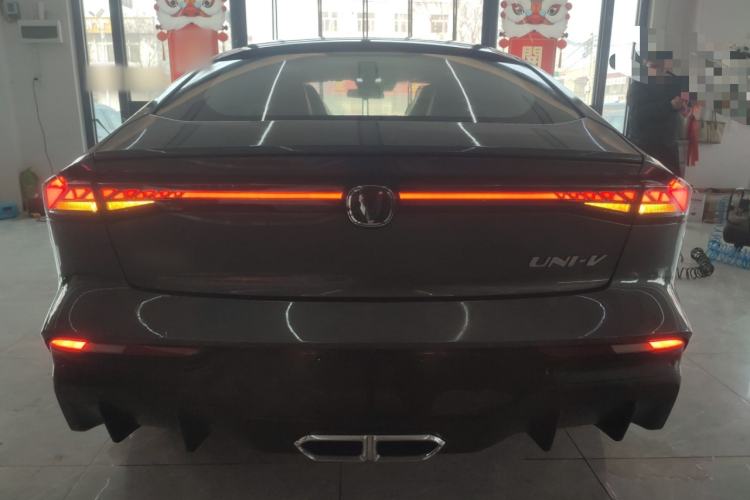 Used Changan UNI-V iDD 2024 Blue Whale Smart Electric iDD 136km ZhiKu Model
