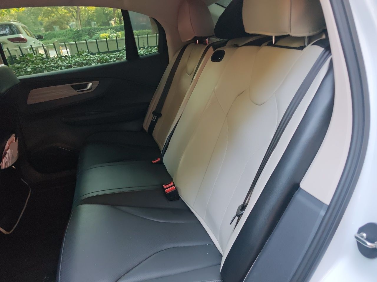 Hongqi E-QM5 2024 610 km PLUS — снимка 17