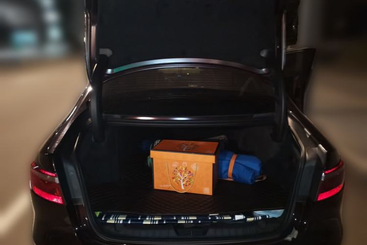 Used Jaguar XFL 2018 XFL 2.0T 250 PS Luxury Edition Trunk