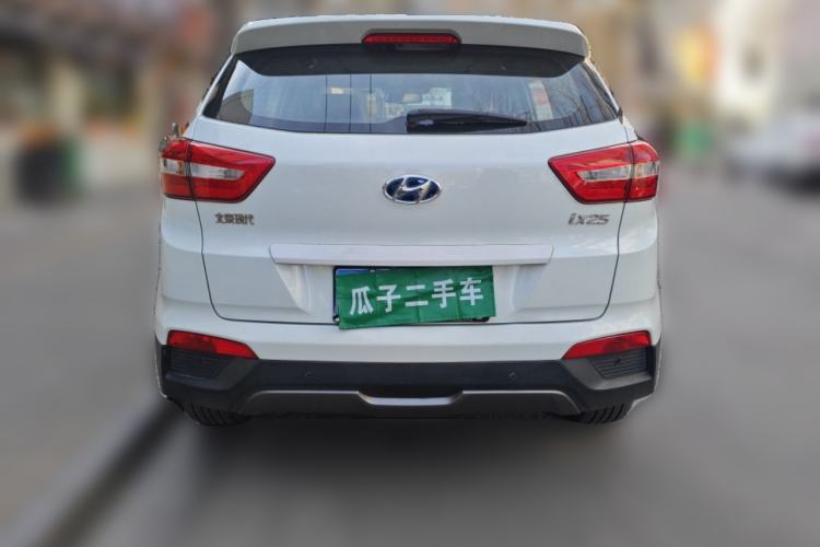 Used Hyundai ix25 2015 1.6L Automatic Two-Wheel-Drive Deluxe DLX Model
