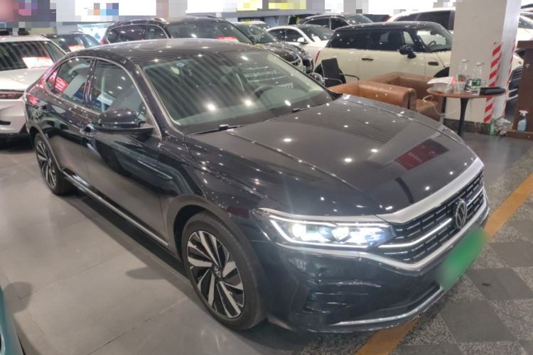 Used Volkswagen Passat 2025 Outstanding Model 380TSI Dragon Glory Edition
