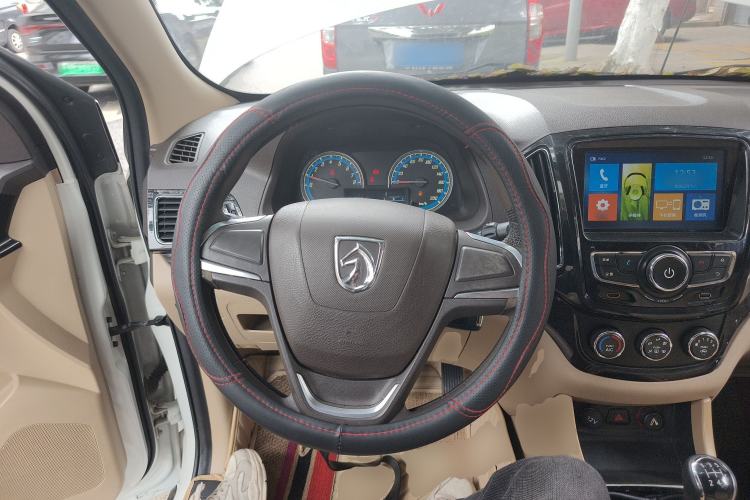 Used Baojun 730 2014 1.5L manual Comfort ESP version 7 seats
