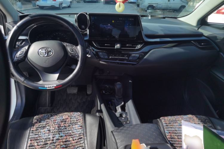 Used Toyota IZOA 2023 2.0L 20th Anniversary Platinum Edition
